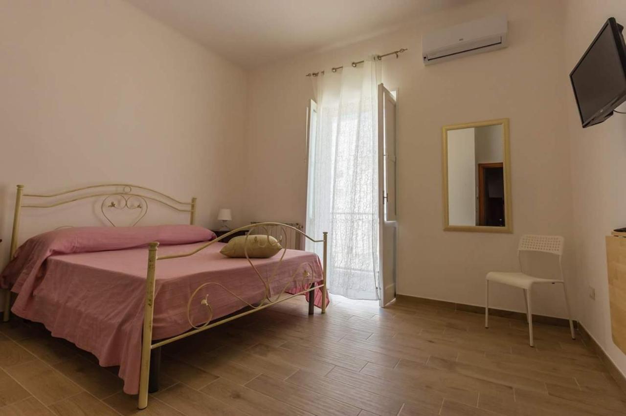 Affittacamere Raggio Di Sole タラント エクステリア 写真